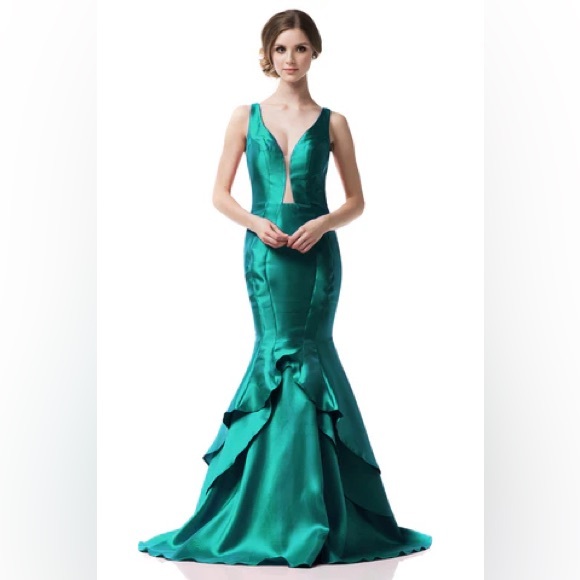 Stunning Jade Green Satin Evening / Formal Mermaid Dress / Gown Size Small - Picture 12 of 13